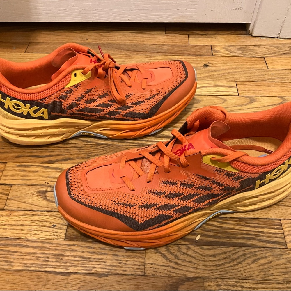 HOKA *Like New* Speedgoat 5 fiesta/radiant men’s 12